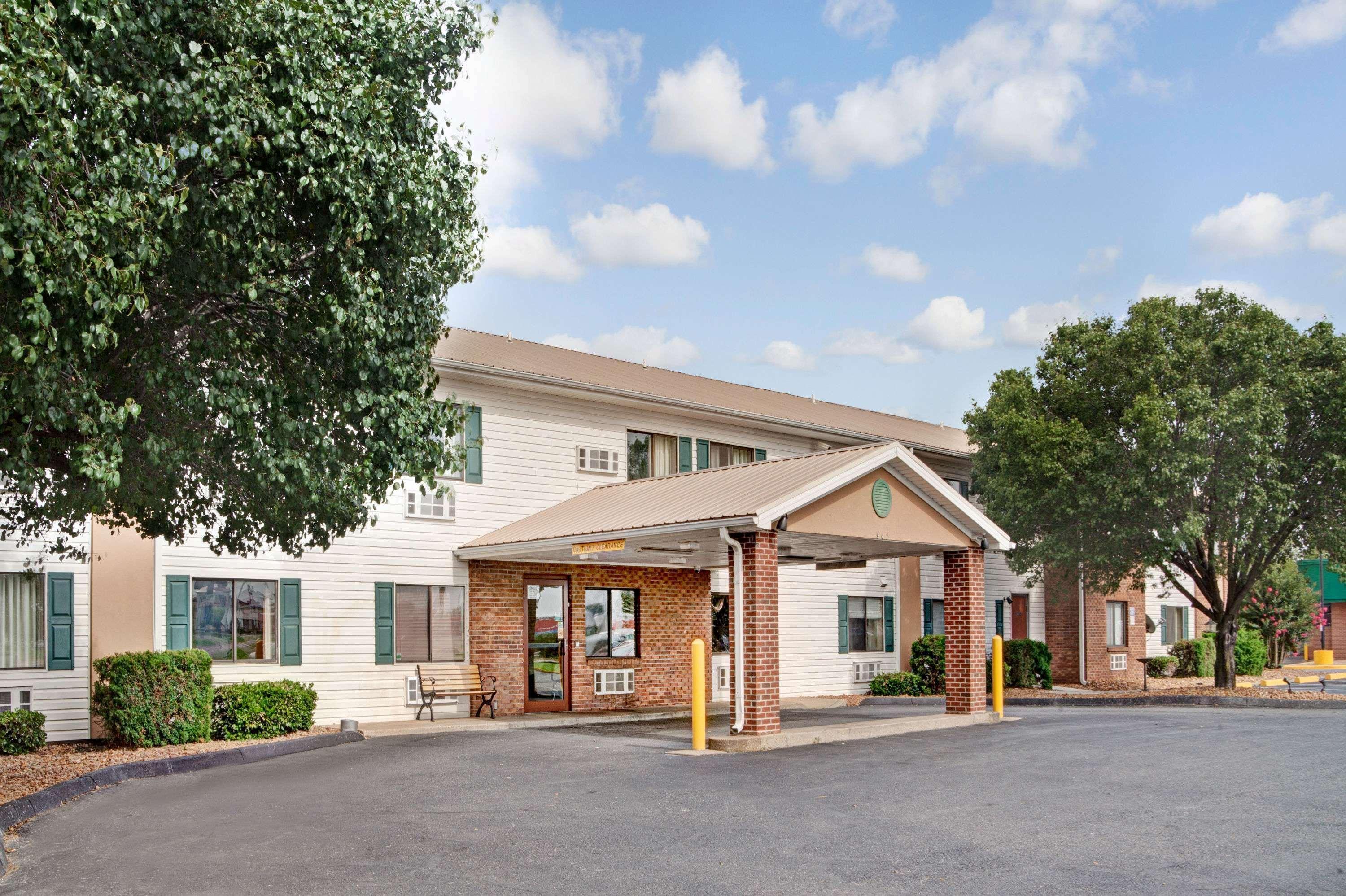 Super 8 By Wyndham West Memphis Hotell Eksteriør bilde