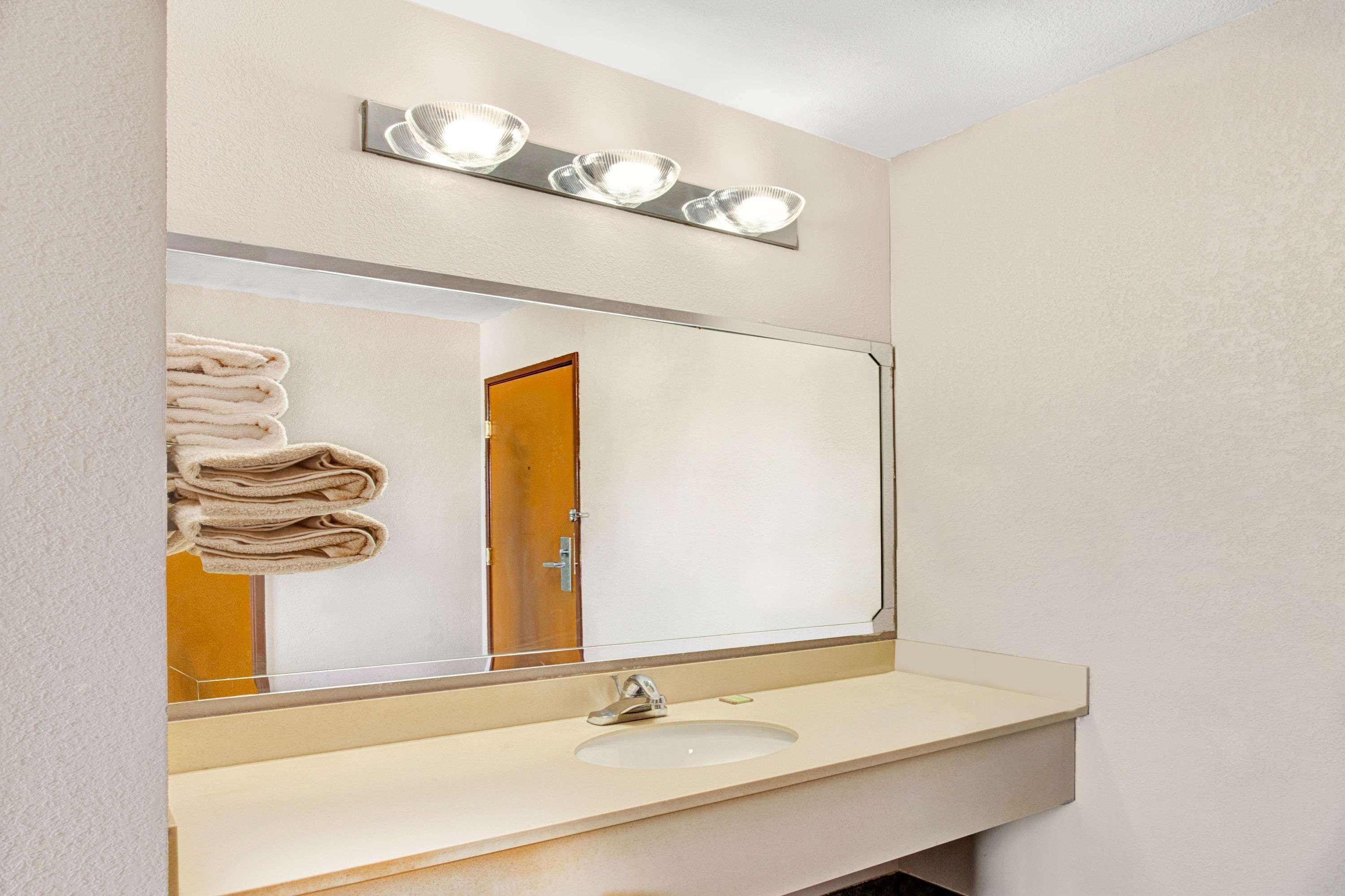 Super 8 By Wyndham West Memphis Hotell Eksteriør bilde